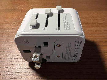 Adaptateur secteur pour le Japon