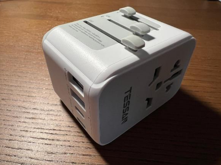 Adaptateur secteur pour le Japon