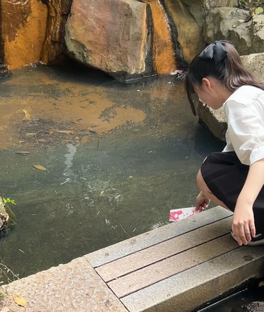 Ikuta-jinja : bassin rituel avec feuille de divination