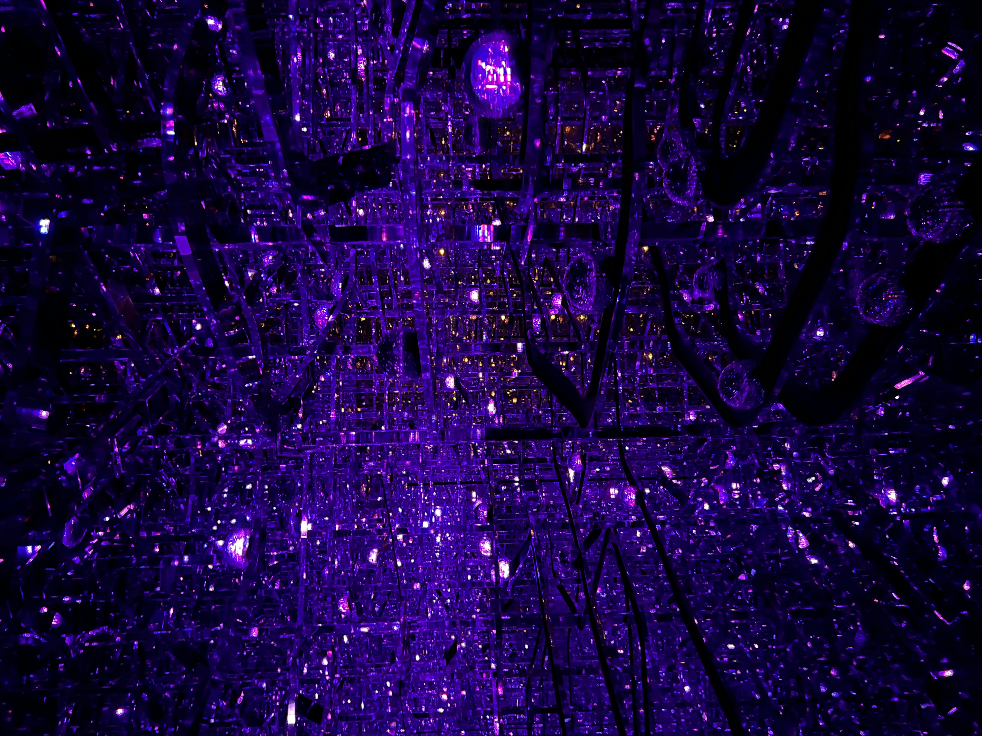 Bubble Universe / Microcosmoses : sphères de lumière interactives,
          reflet infini